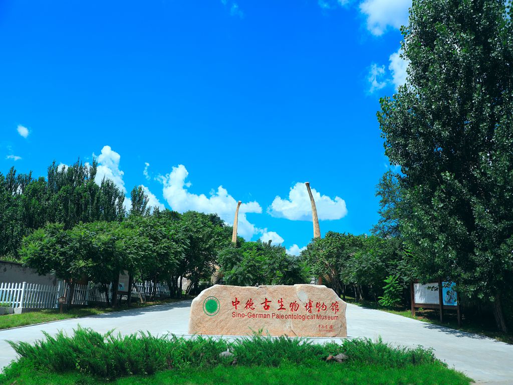 景区大门口.jpg
